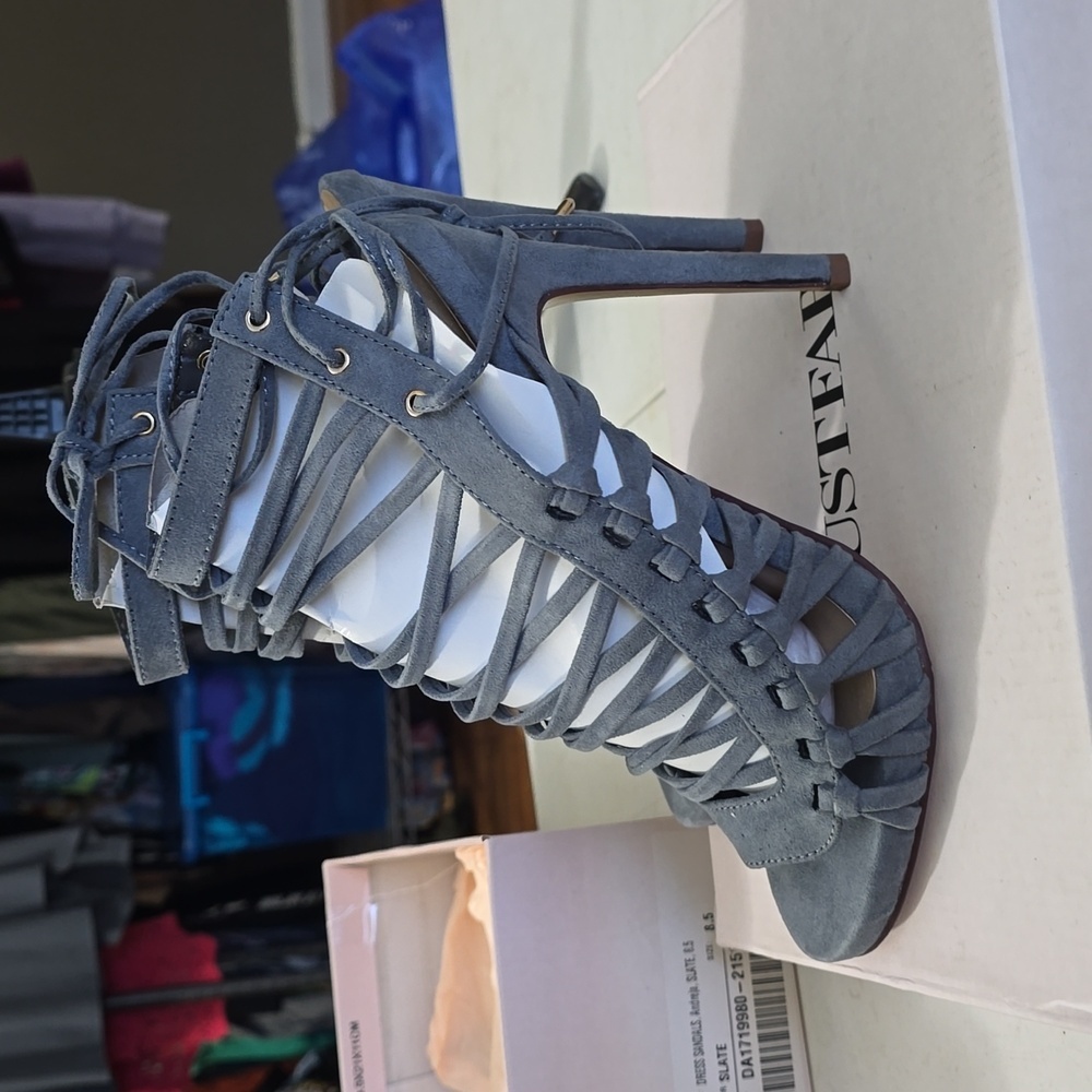 Dress sandals size 8.5 gray suede high heels lace up in the back. Very very cute - Picture 3 of 7
